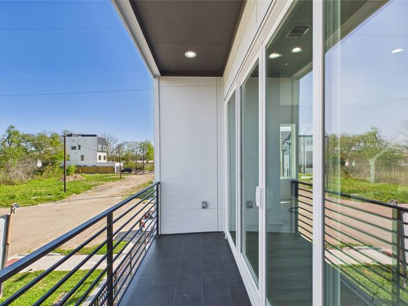 2415 Harrington ST Street, Houston TX 77026