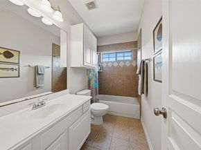 527 Oxford Street C, Houston TX 77007