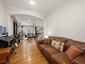 527 Oxford Street C, Houston TX 77007