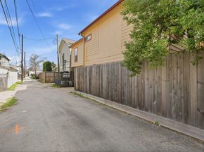 527 Oxford Street C, Houston TX 77007