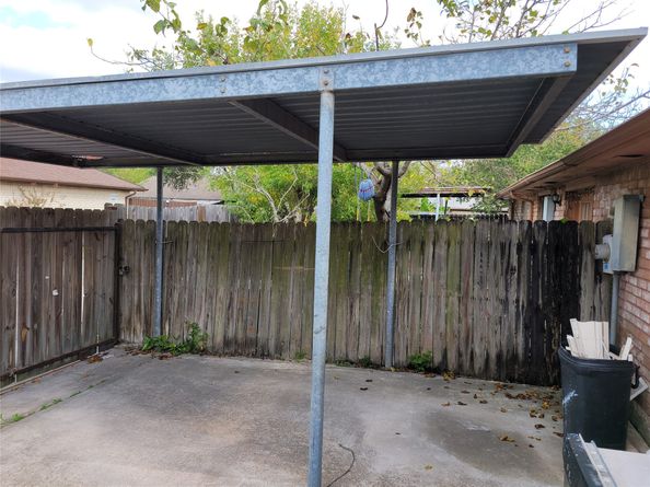 12123 Sharpview Drive, Houston TX 77072