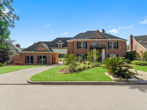 24611 W Kingscrest Circle, Spring TX 77389