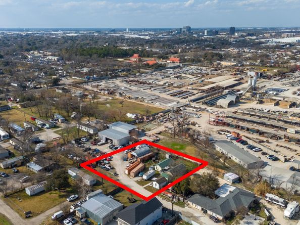 14929 Henry Road, Houston TX 77060