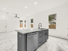 9334 Waller Street, Houston TX 77012