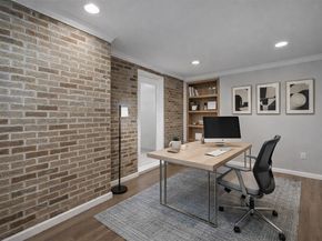 3215 Milburn Street, Houston TX 77021