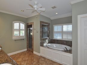 6215 Sutherland Square, Houston TX 77081