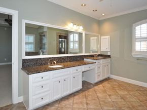 6215 Sutherland Square, Houston TX 77081