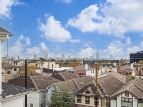 5212 Larkin Street, Houston TX 77007