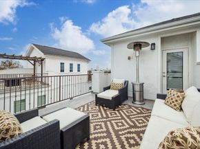 5212 Larkin Street, Houston TX 77007