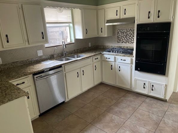 311 Edgeton Court, Houston TX 77015