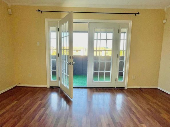 3055 Walnut Bend Lane 36, Houston TX 77042