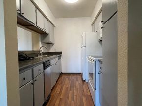 3055 Walnut Bend Lane 36, Houston TX 77042