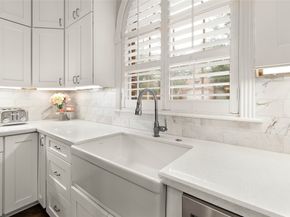 6 Steepbank Drive, The Woodlands TX 77381