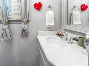 818 Olney Oak Drive, Houston TX 77079