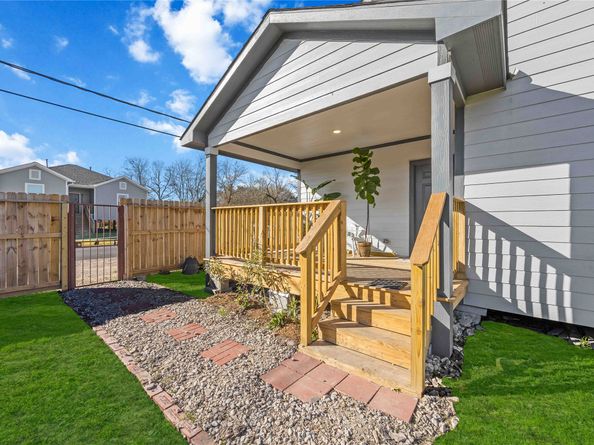 2201 Hailey Street, Houston TX 77026