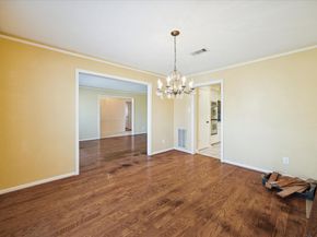 6207 S Braeswood Boulevard, Houston TX 77096