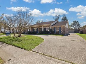 6207 S Braeswood Boulevard, Houston TX 77096