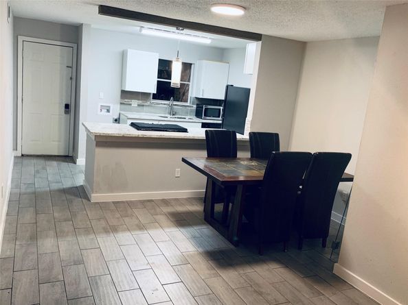 1230 Shadowdale Drive 17, Houston TX 77043