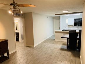 1230 Shadowdale Drive 17, Houston TX 77043