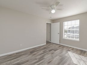 8787 Brae Acres Road 814, Houston TX 77074