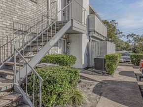 8787 Brae Acres Road 814, Houston TX 77074