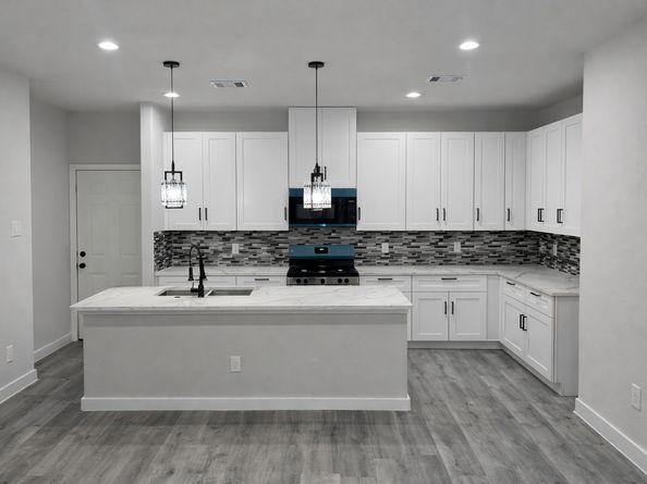 320 New Hampshire St, Houston TX 77029