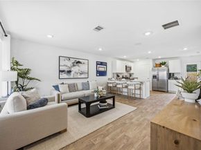6010 pineapple Street, Houston TX 77048