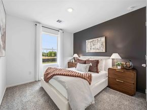 6010 pineapple Street, Houston TX 77048