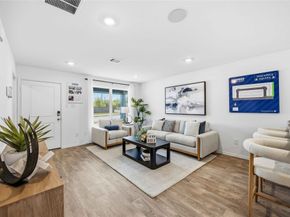 6010 pineapple Street, Houston TX 77048