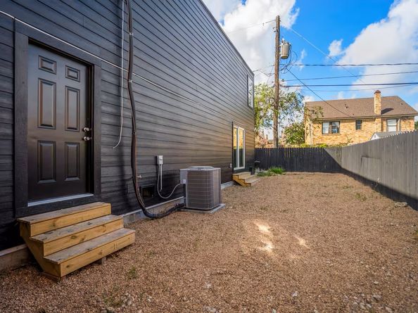 2724 Southmore Boulevard, Houston TX 77004