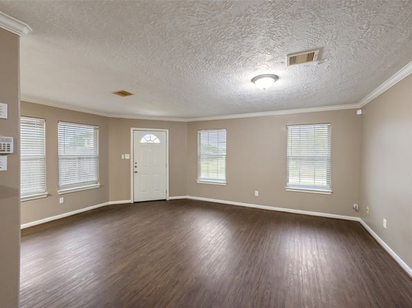 5401 Peacock Street, Houston TX 77033