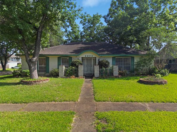 8903 Roos Road, Houston TX 77036