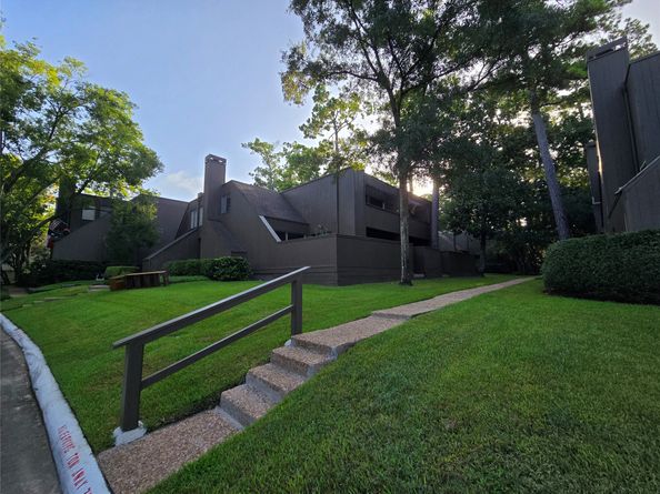 31 Litchfield Lane, Houston TX 77024
