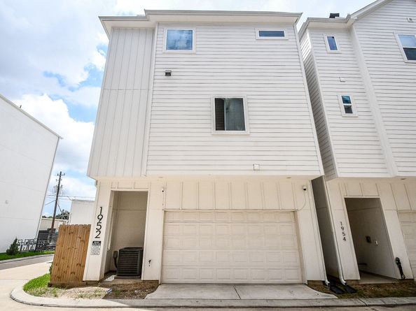 1952 Purswell Road, Houston TX 77055