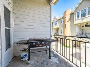5723 Petty Street, Houston TX 77007