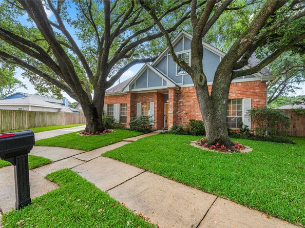 8106 Tall Firs Lane, Houston TX 77095