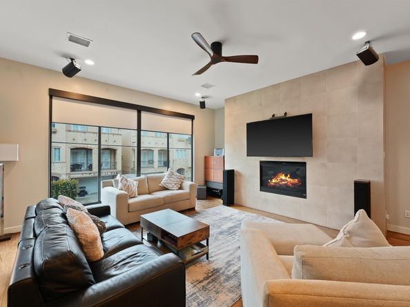 5602 Blossom St, Houston TX 77007