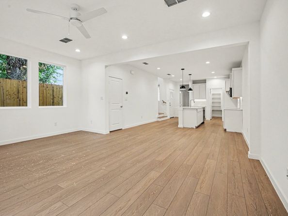 2715 Tierwester Street, Houston TX 77004