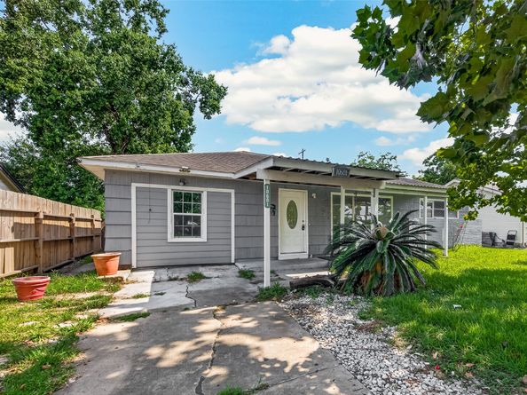 10601 Ambursen Street, Houston TX 77034