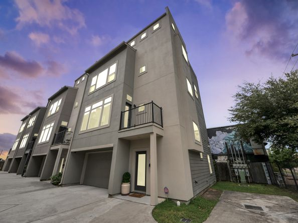 3218 Polk Street, Houston TX 77003