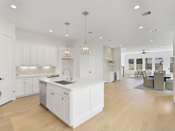 224 W 23rd Street B, Houston TX 77008