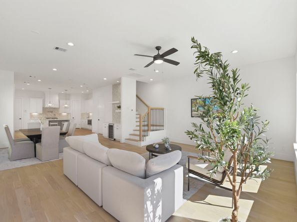 224 W 23rd Street B, Houston TX 77008