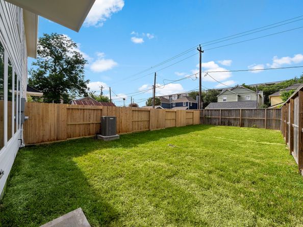 224 W 23rd Street B, Houston TX 77008