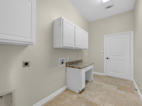 31 Tarrytown Way, Conroe TX 77384