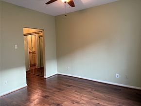 2121 El Paseo Street 2003, Houston TX 77054