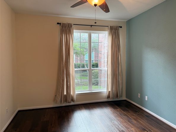 2121 El Paseo Street 2003, Houston TX 77054