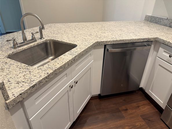 2121 El Paseo Street 2003, Houston TX 77054