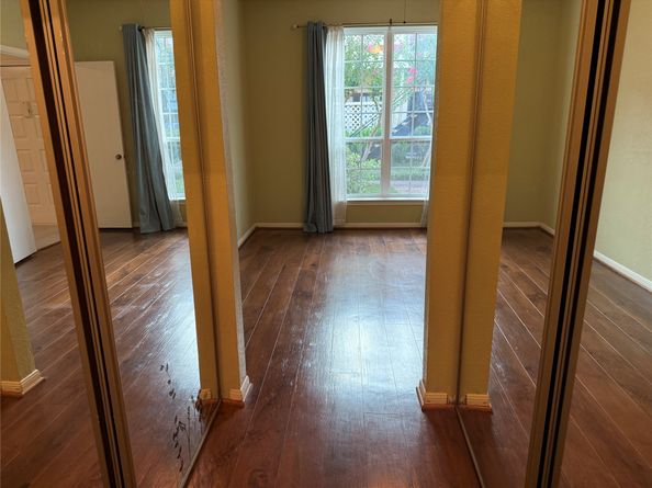 2121 El Paseo Street 2003, Houston TX 77054