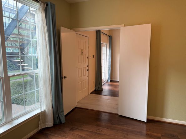 2121 El Paseo Street 2003, Houston TX 77054