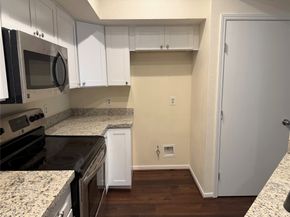 2121 El Paseo Street 2003, Houston TX 77054